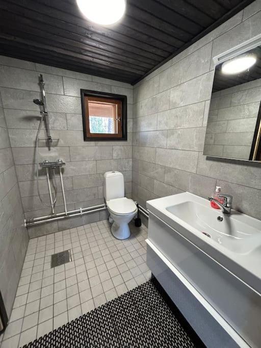 Viihtyisae Moekki Riekkojen Mailla Hetassa Villa Enontekio Bagian luar foto