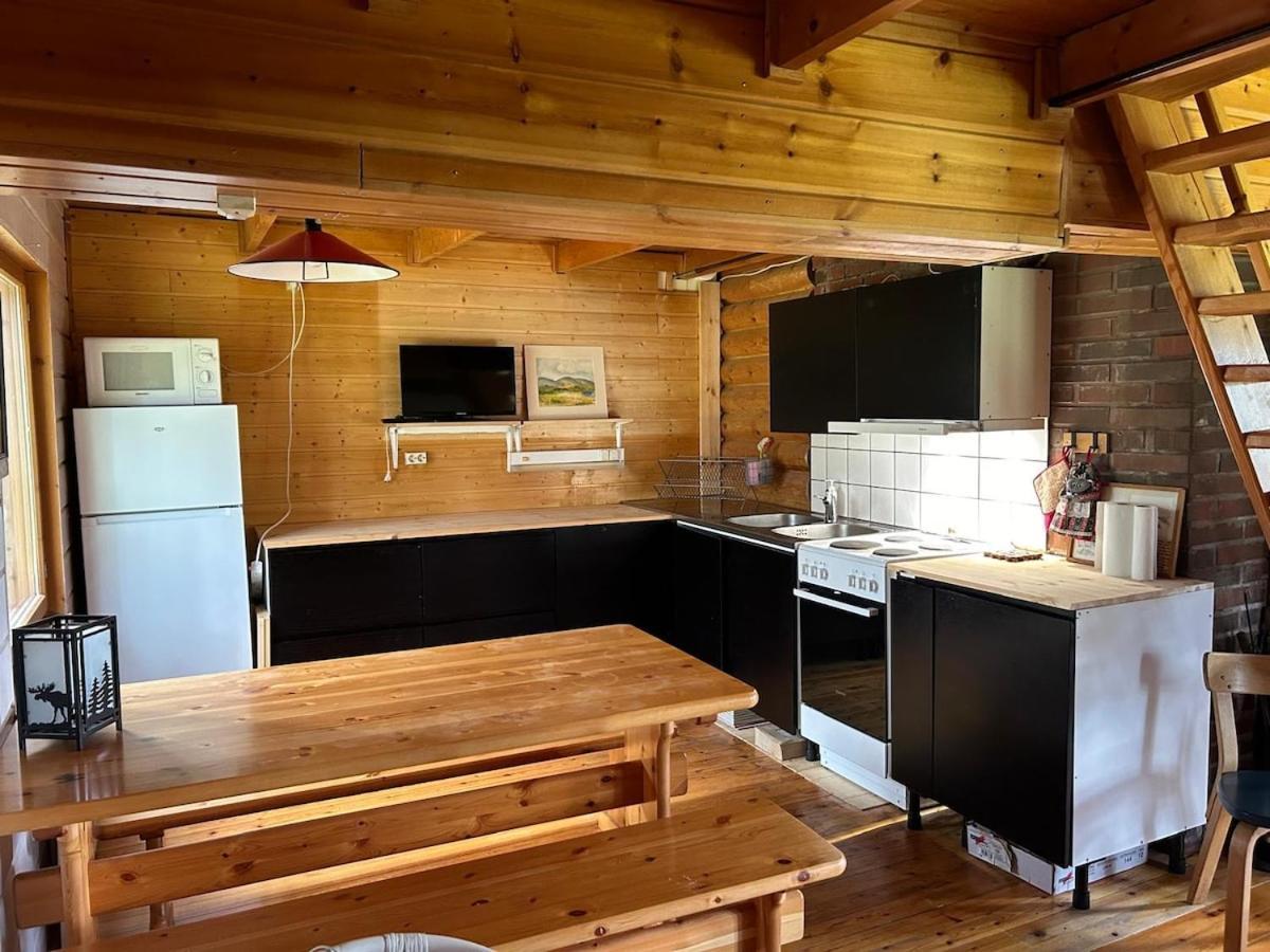 Viihtyisae Moekki Riekkojen Mailla Hetassa Villa Enontekio Bagian luar foto